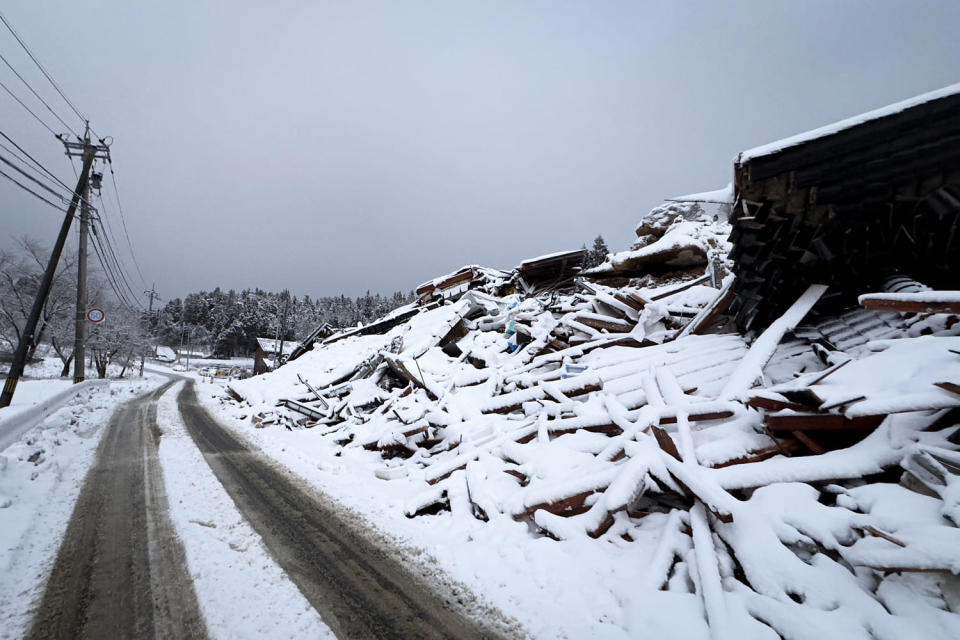 Vista de una carretera afectada por el terremoto.  (Akram Muthanna/Anadolu a través del archivo de Getty Images)