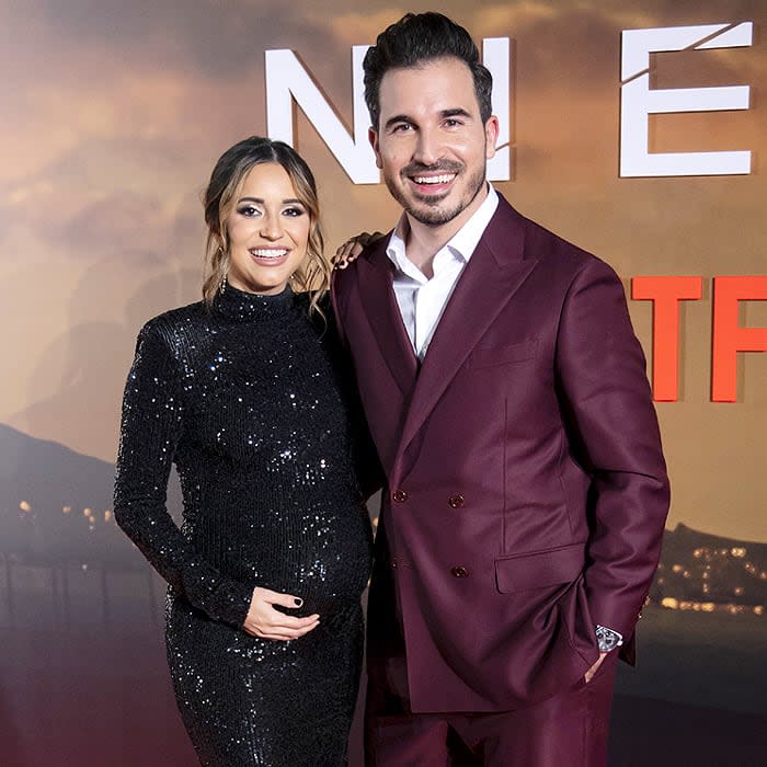 Javier Castillo y la influencer Veronica Diaz en el estreno de la serie La chica de nieve