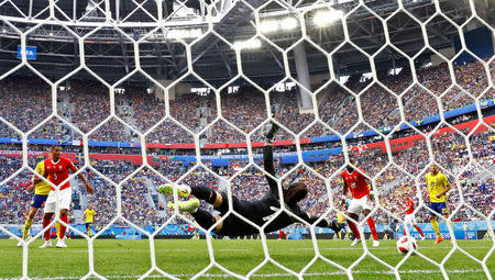 Soccer Football - World Cup - Round of 16 - Sweden vs Switzerland - Saint Petersburg Stadium, Saint Petersburg, Russia - July 3, 2018 Switzerland's Yann Sommer in action REUTERS/Henry Romero