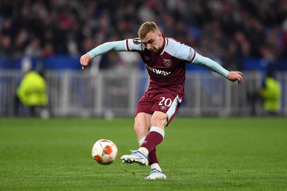 LYON, FRANCE - APRIL 14: Jarrod Bowen of West Ham United crosses the ball during the UEFA Europa League Quarter Final Leg Two match between Olympique Lyon and West Ham United at Parc Olympique on April 14, 2022 in Lyon, France. (Photo by Claudio Villa/Getty Images)
