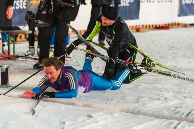 Der Slapstick-Trophäe geht eindeutig an Trompetentalent Stefan Mross und Wetterfrosch Sven Plöger (Bild: ARD)