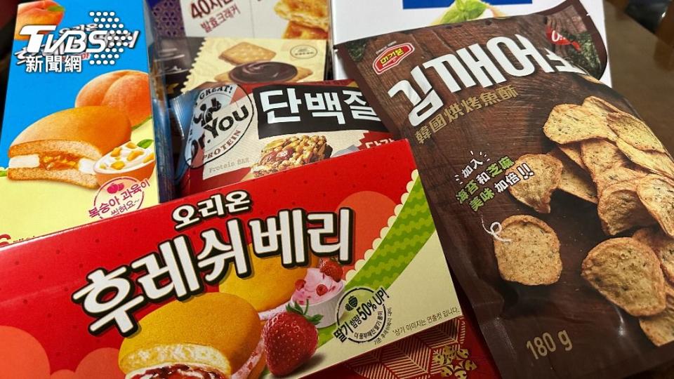 超市韓國週推出多款當地熱銷商品。（圖／許稚佳攝）