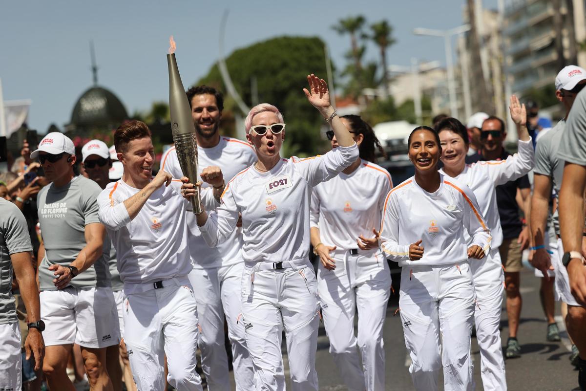 En images : revivez le passage de la flamme olympique dans les Alpes-Maritimes