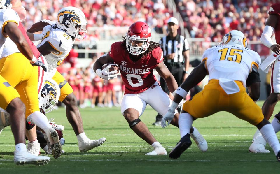 <span>The 5-foot-11, 205-pound junior was thrust into the starting role last Saturday with starter, Rocket Sanders, out with a knee injury. Green is averaging 5.5 yards per carry this season, totaling 104 yards on 19 carries. He will likely lead a capable stable of back against the Cougars, including sophomore Rashod Dubinion and senior Dominique Johnson.</span>