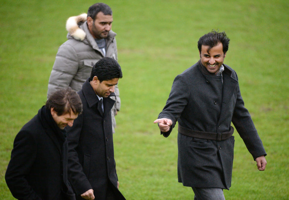 Tamim ben Hamad Al Thani, l'émir héritier du Qatar, propriétaire du PSG, au centre d'entraînement du club. AFP