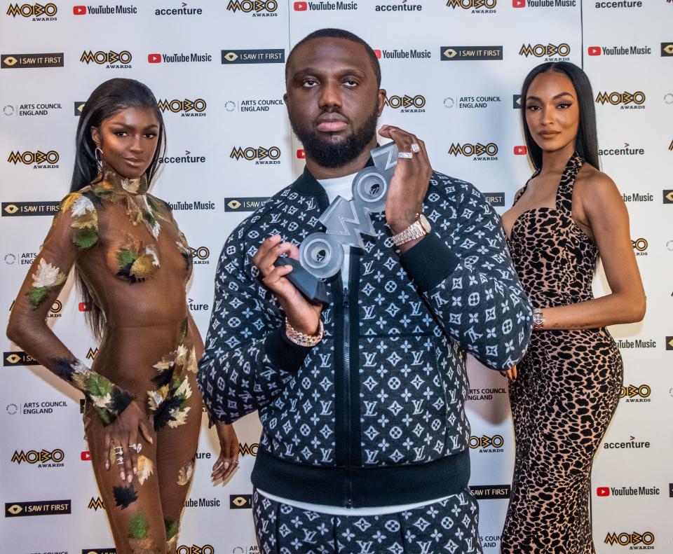 <p>Headie with models Leomie Anderson and Jourdan Dunn</p>Photo credit MOBO Organisation Michael Tubes