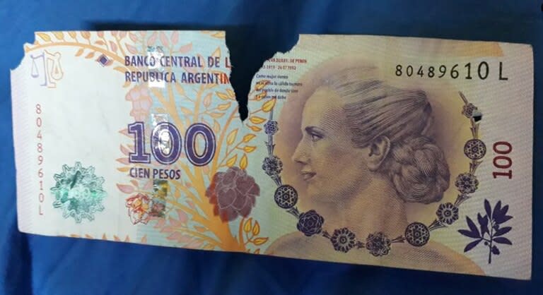 Los billetes rotos deben ser admitidos y cambiados por las entidades bancarias