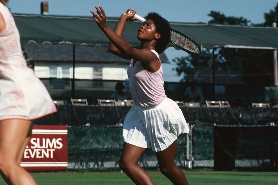 Feb. 3, 1989: Lori McNeil Defeats Chris Evert in the Pan Pacific Open