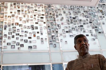 FILE PHOTO: Indian 2014 Nobel Peace Prize laureate Kailash Satyarthi visits the Museum of Memory and Human Rights in Santiago, Chile, January 21, 2016. REUTERS/Ivan Alvarado/File Photo