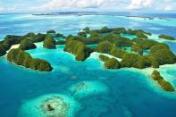 Experten sind sich sicher, dass der Meeresspiegel immer weiter und schneller ansteigen wird. Seit 1992 sind die Ozeane bereits durchschnittlich um 7,60 Zentimeter nach oben gegangen. In manchen Regionen sogar um mehr als 23 Zentimeter, berichtet die Nasa. Das bringt niedrig gelegene Landstriche wie den Inselstaat Palau in die Bredouille. Die Inselgruppe besteht aus acht Haupt- und rund 250 kleineren Inseln. (Bild Copyright: Thinkstock)