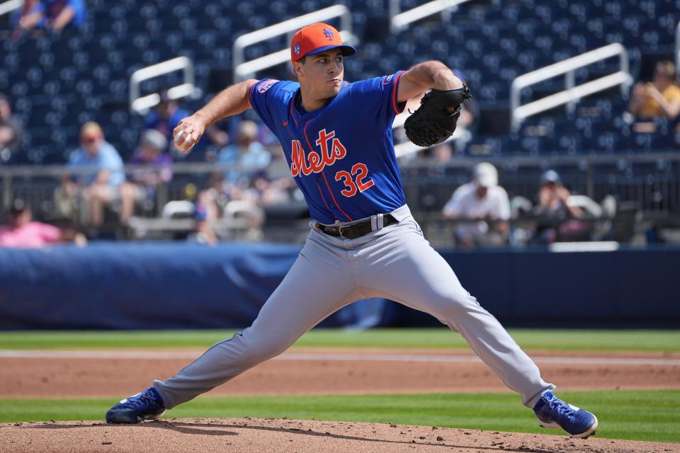 New York Mets starting pitcher Max Kranick (32) pitches against the Washington Nationals in the first inning on Feb. 26, 2024, at CACTI Park of the Palm Beaches in West Palm Beach, Fla.