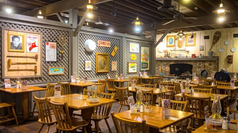 Cracker Barrel restaurant interior