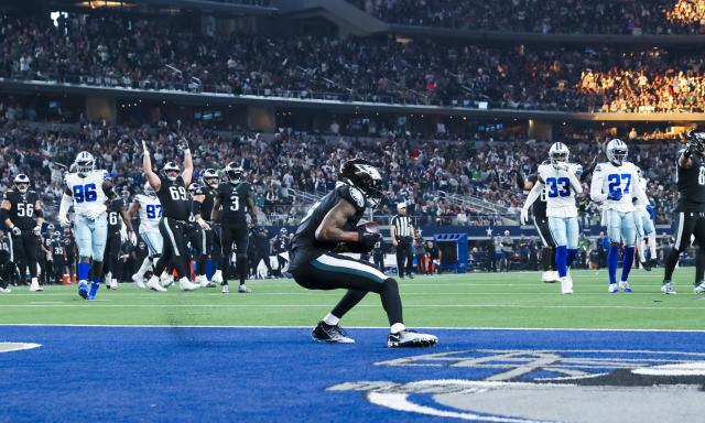 Photos from the Eagles' NFL Week 16 loss against the Cowboys