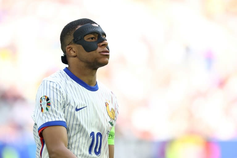 El francés Kylian Mbappé durante el partido de octavos de final Francia-Bélgica en Düsseldorf, el 1 de julio de 2024 (FRANCK FIFE)