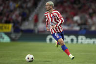 Atletico Madrid's Antoine Griezmann controls the ball during the Champions League Group B soccer match between Atletico Madrid and Porto at the Metropolitano stadium in Madrid, Spain, Wednesday, Sept. 7, 2022. (AP Photo/Bernat Armangue)