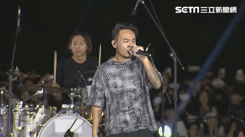 台中市長盧秀燕解釋，滅火器樂團錯過了藝人專用道，警方為了交管無法放行，雙方都很有責任感，對於造成誤解她很抱歉。(圖／翻攝畫面)