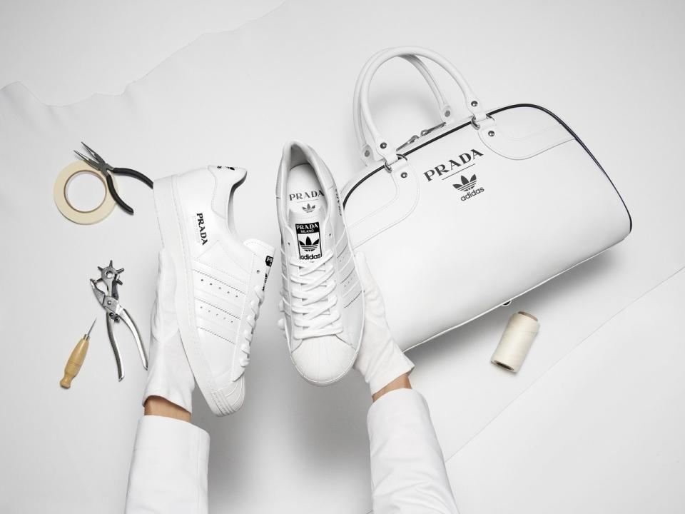 Prada以於1969年推出的 adidas Originals 鞋款 Superstar 運動鞋為原型，向adidas致敬