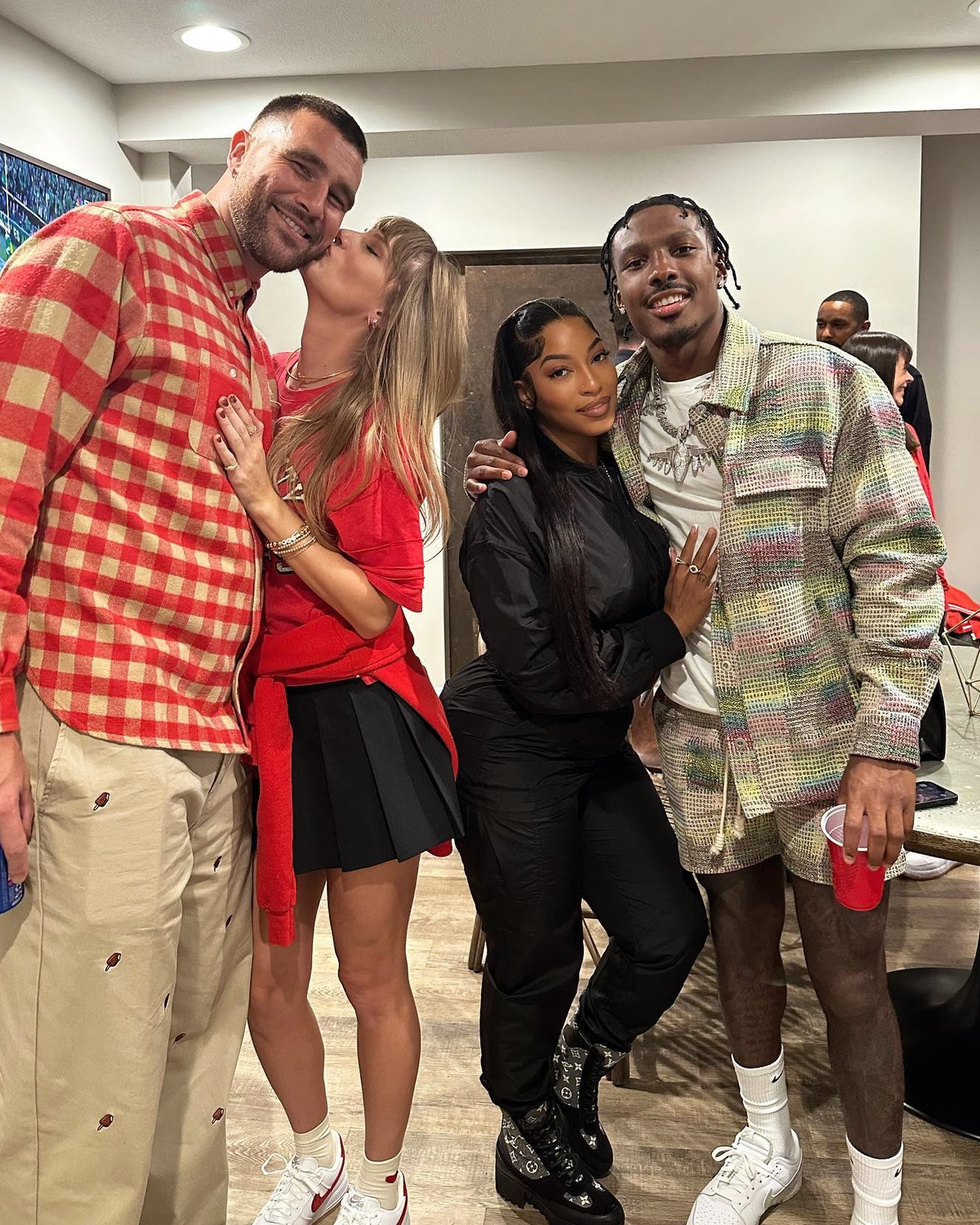 Taylor Swift and Travis Kelce with Chariah Gordon and Mecole Hardman Jr (Instagram/@chariah_)