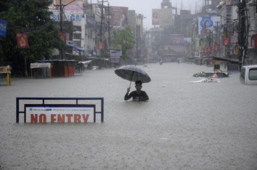 Floods kill 165 in India, Nepal and Bangladesh