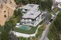 <p>Auf der anderen Seite des Pazifik, in Los Angeles, besitzen Nicole und Keith auch diese Immobilie in Beverly Hills, die sie 2008 um 4,2 Millionen Euro kauften.<br> Bild: Splash </p>