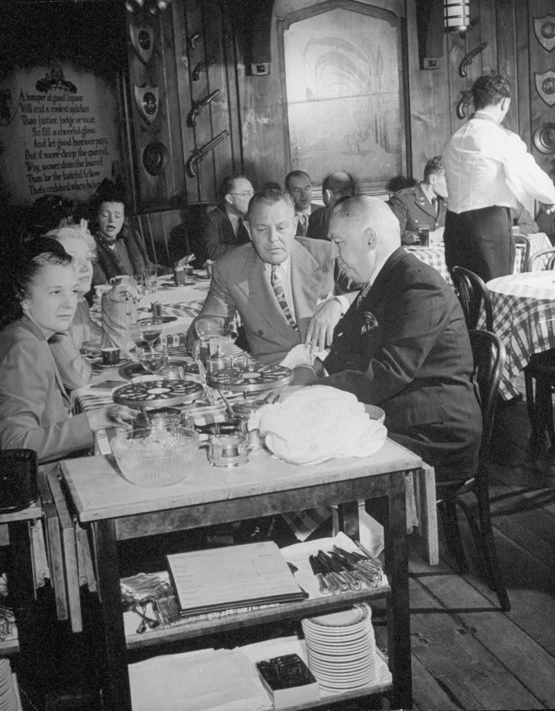 Circa 1945: Customers dining at the 21 Club.    (Photo by George Karger/Getty Images)