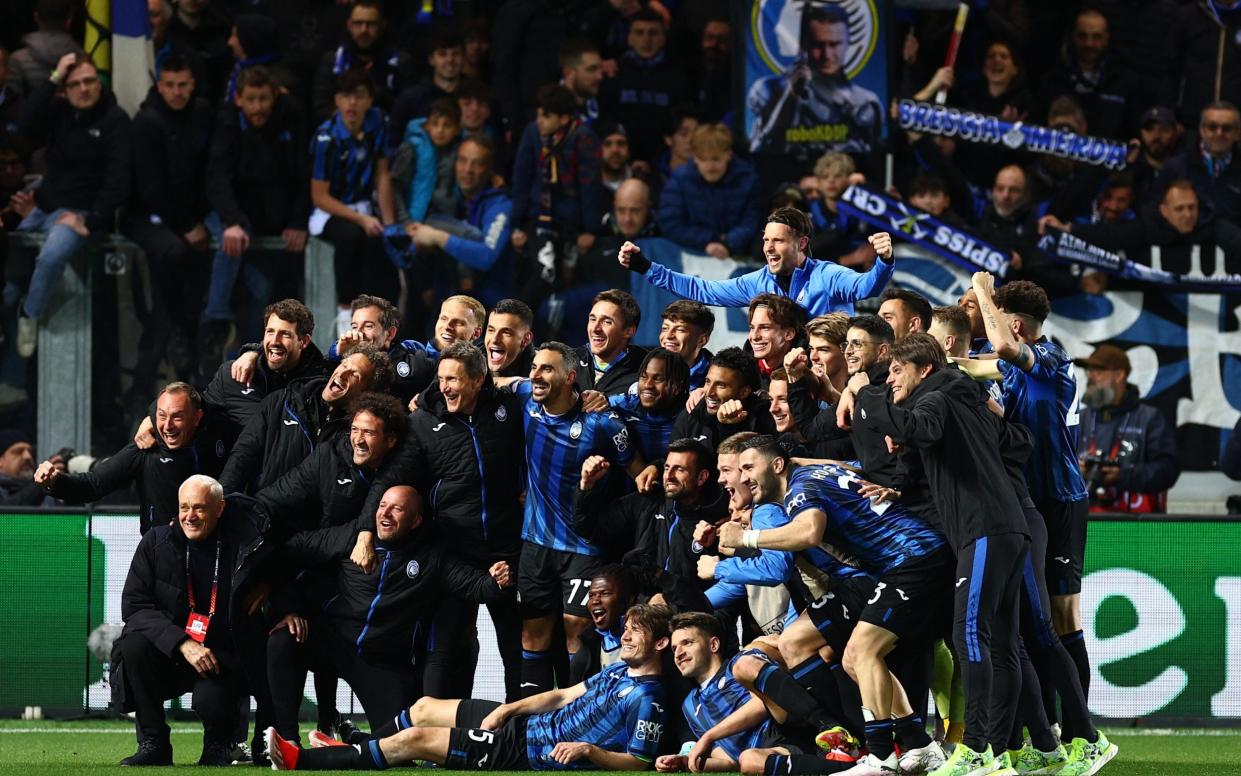 Atalanta pose for a team photo