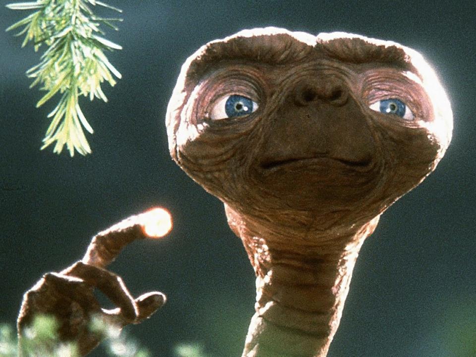 et the extraterrestrial movie universal pictures