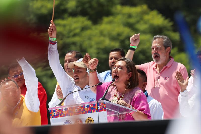 Senadora mexicana Xóchitl Gálvez habla en un acto al ser anunciada como candidata presidencial del opositor Frente Amplio por México para 2024, en Ciudad de México