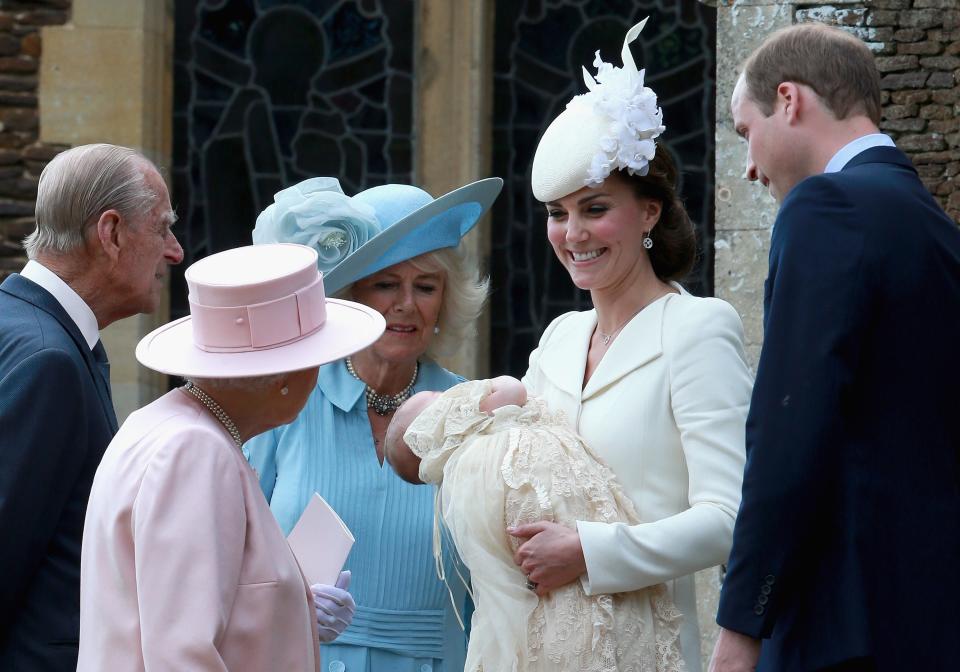 Prinz Philip, Queen Elizabeth II., Herzogin Camilla, Herzogin Catherine und Prinz William bei der Taufe von Prinzessin Charlotte. (Bild: Chris Jackson/Getty Images)