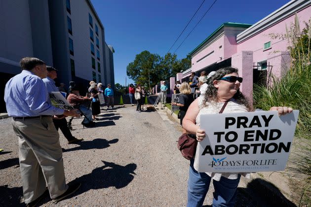 Anti-abortion protesters stand outside the Jackson Women&#39;s Health Organization clinic and shut down part of the street on Sept. 22, 2021.&#xa0; (Photo: via Associated Press)
