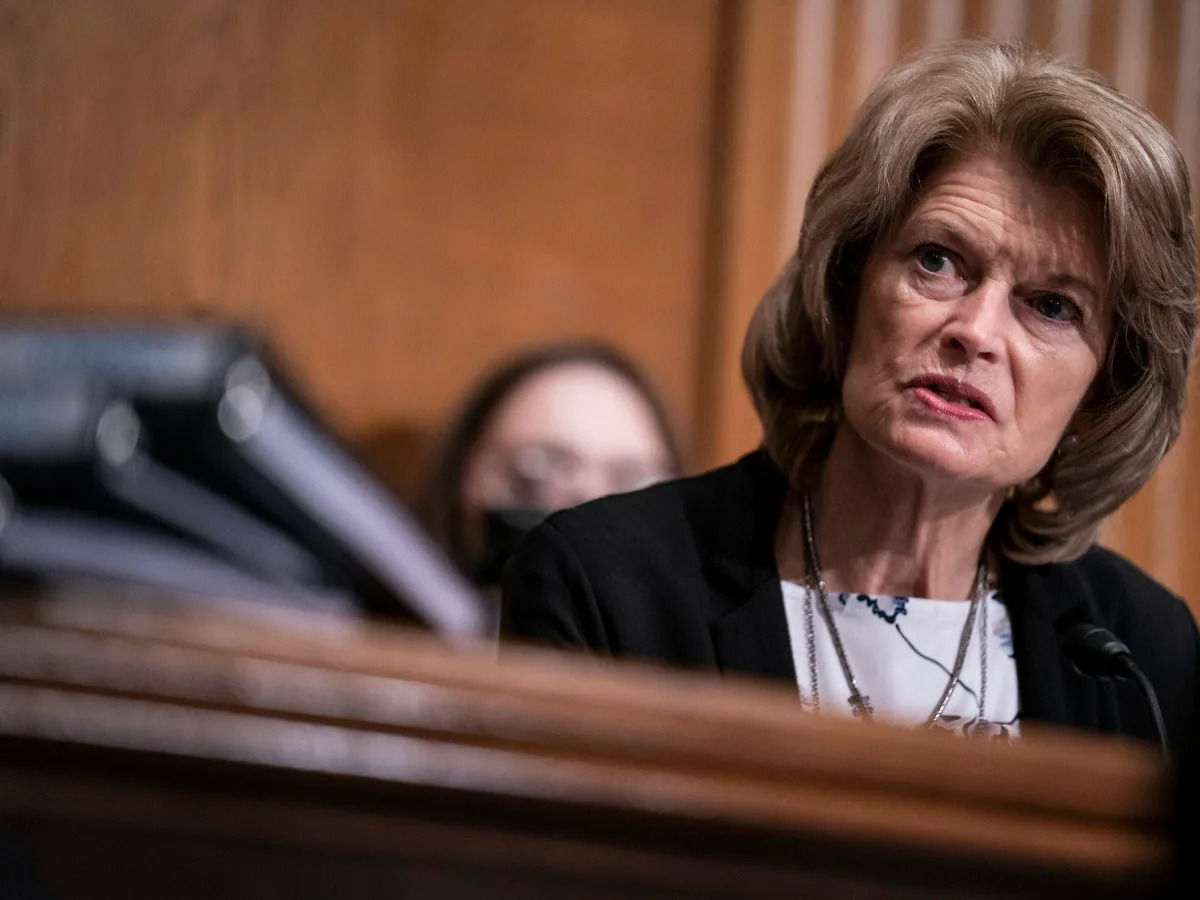 Lisa Murkowski says of the Senate: 'The train has to go off the cliff before you get the rescue crew'