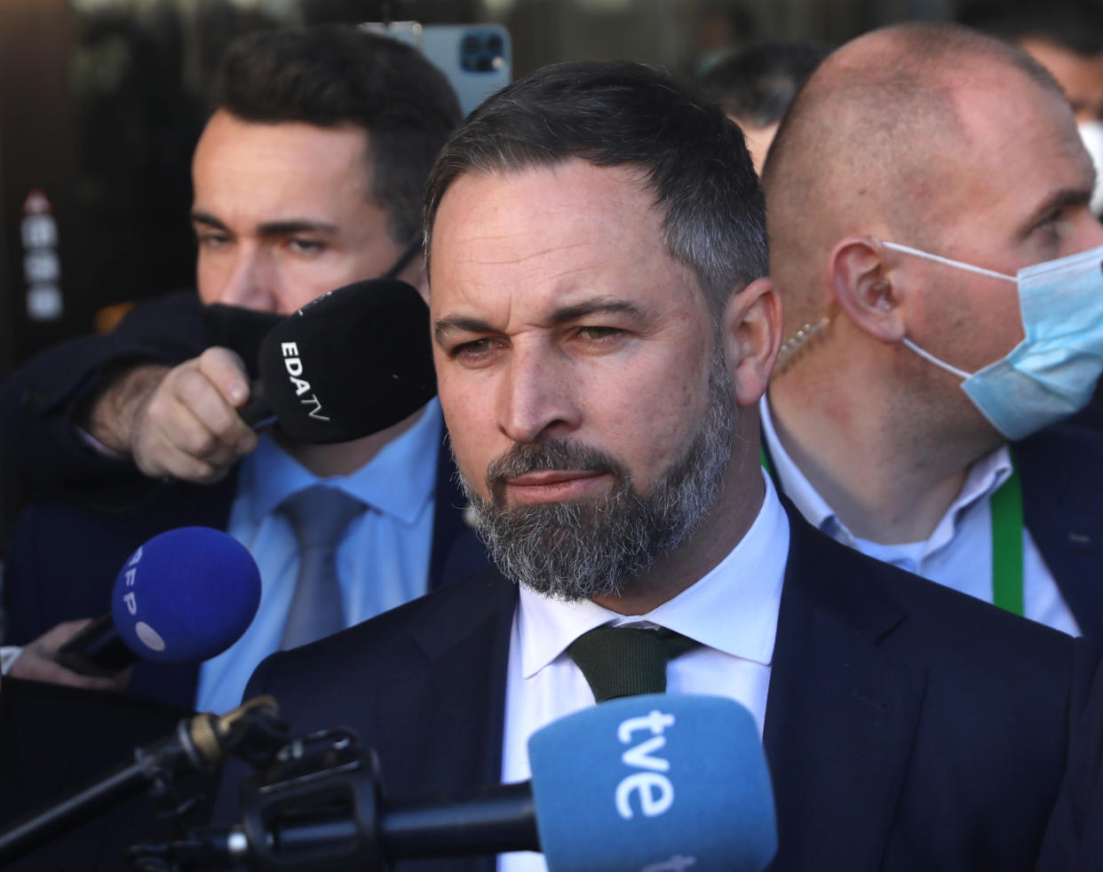 Santiago Abascal ejerció recientemente de anfitrión en Madrid de varios aliados del autoritarismo ruso de Vladimir Putin (Photo by Isabel Infantes/Getty Images)