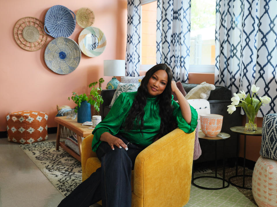 Garcelle Beauvais recently teamed up with HomeGoods to give back to a group of teachers in Miami. (HomeGoods)