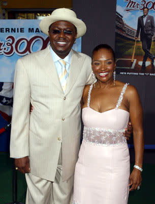 Bernie Mac with wife Rhonda at the Hollywood premiere of Touchstone Pictures' Mr. 3000