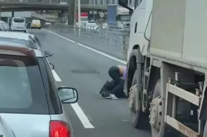 The two drivers started scrapping on the busy motorway