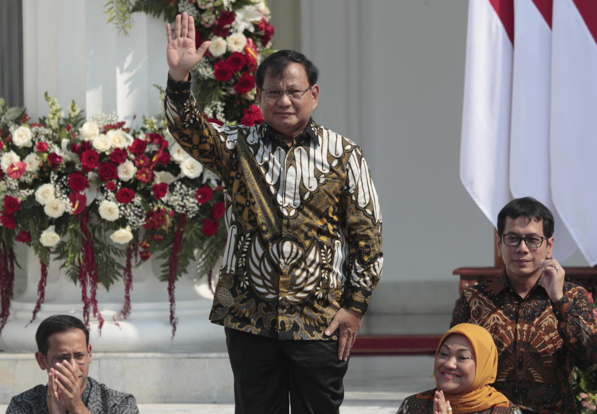 Indonesian President Appoints Election Rival as Defense Minister