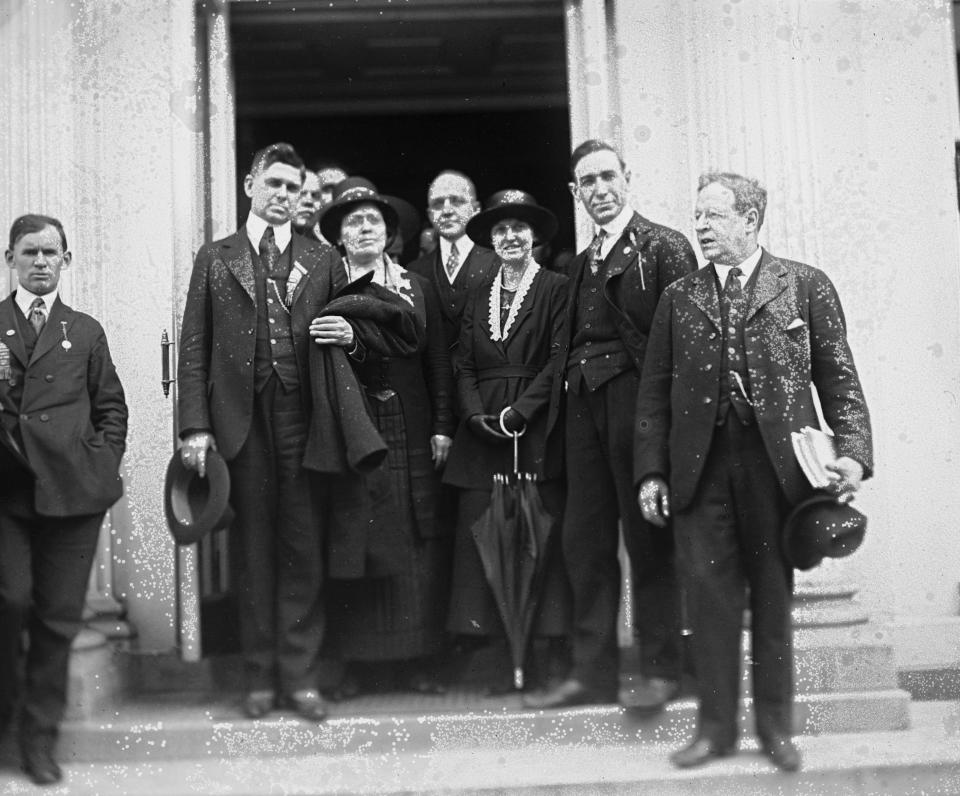 Socialist group at the White House, May 15, 1920. (Photo: Universal History Archive via Getty Images)