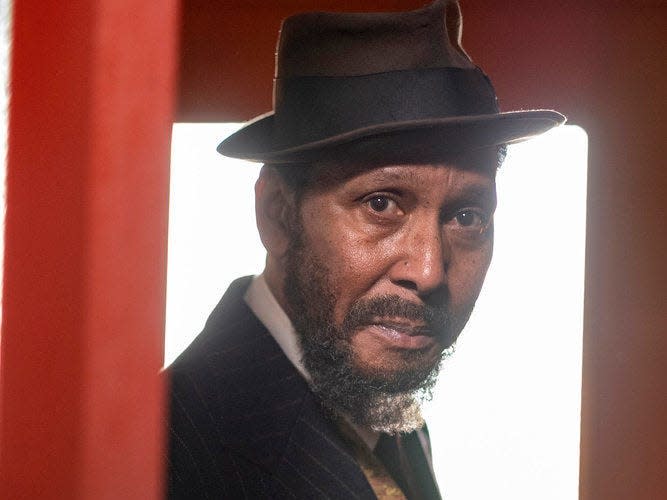 Ron Cephas Jones.