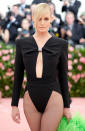 Wer kann... Die Schauspielerin Amber Valletta in einem ultraknappen schwarzen Body von Saint Laurent. (Bild: Getty Images)