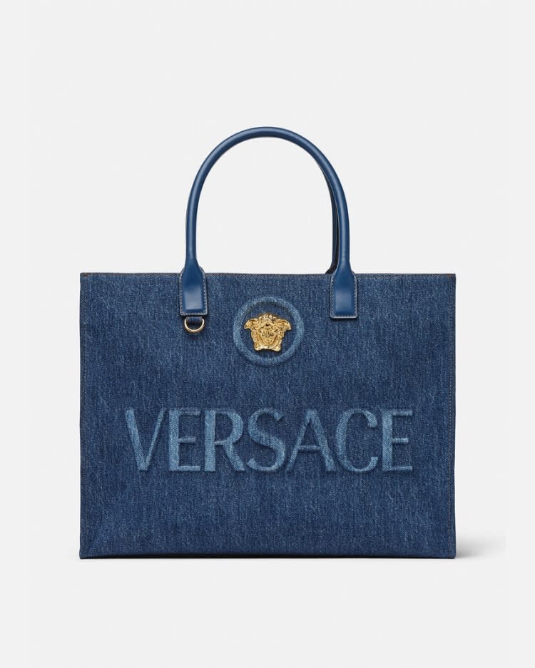 Versace也站在「大包」浪潮的最前線 Source:Versace