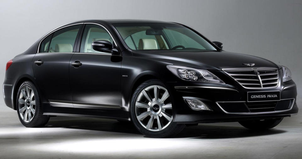 2012-hyundai-genesis-prada_100350025_l.jpeg