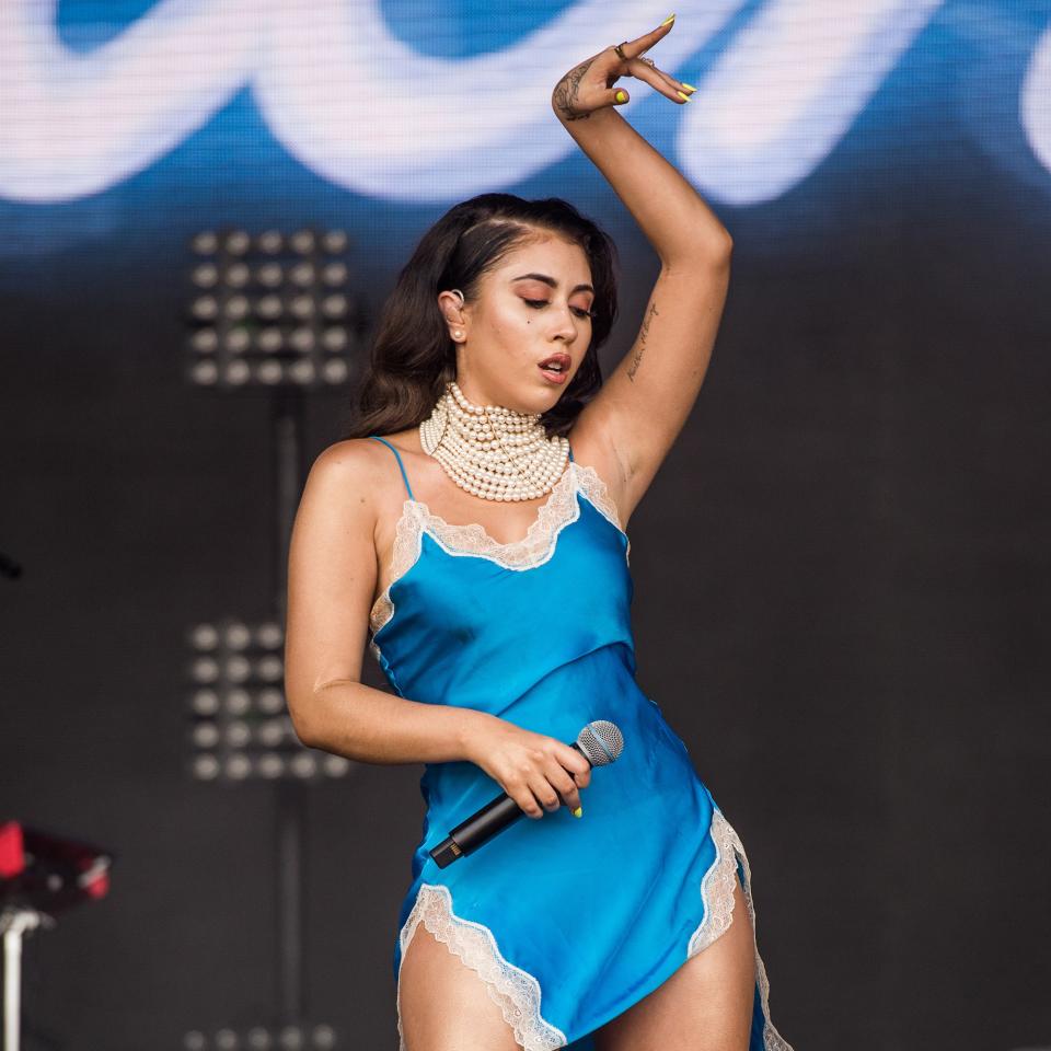 kali uchis tour