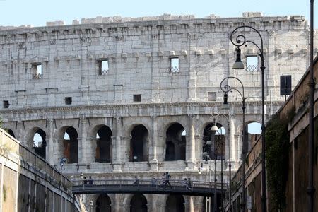 A view of the Colosseum after the latest stage of restoration by luxury goods firm Tod's in Rome, Italy, June 30, 2016. Picture taken June 30, 2016. REUTERS/Alessandro Bianchi