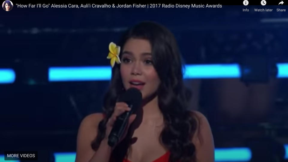 2017: When Auli’i Cravalho got hit in the head during her performance.