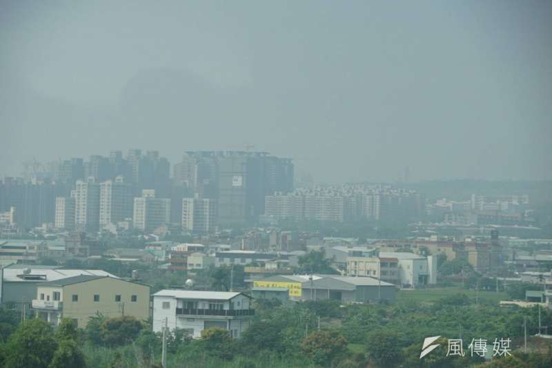 2017-10-11-台中地區霧霾嚴重。空氣品質。空氣汙染。（盧逸峰攝）