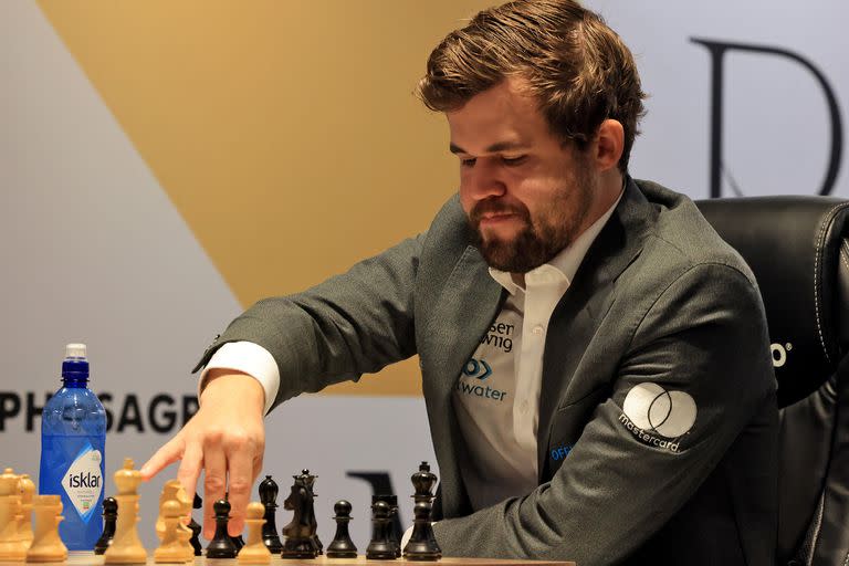 Magnus Carlsen se cree &quot;mejor jugador&quot; que Ian Nepomniachtchi, y la tit&#xe1;nica victoria en el sexto cap&#xed;tulo de su serie por el cetro mundial de FIDE en Duba&#xed; pareci&#xf3; darle la raz&#xf3;n.