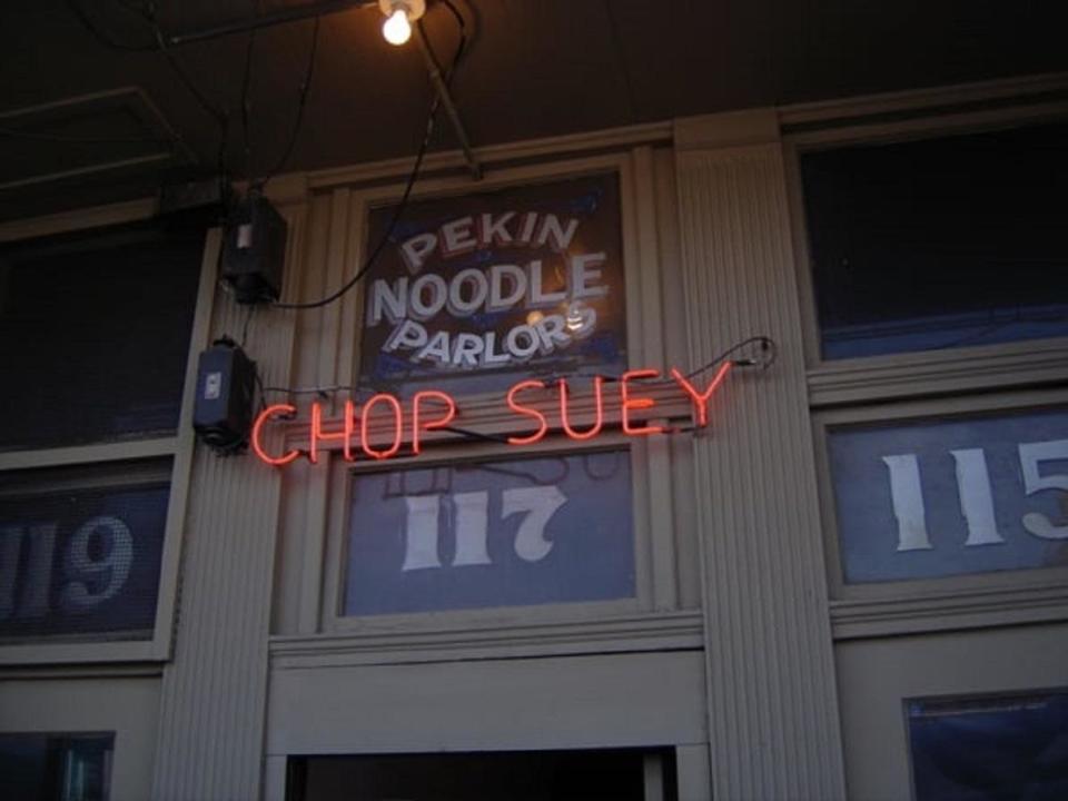 Montana: Pekin Noodle Parlor (Butte)
