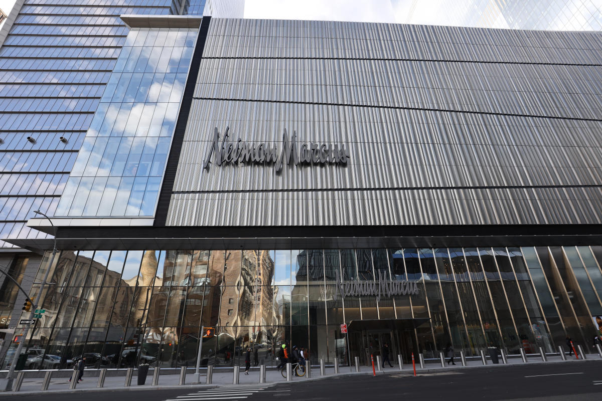 Neiman Marcus's Powerful Personal Shopper - WSJ
