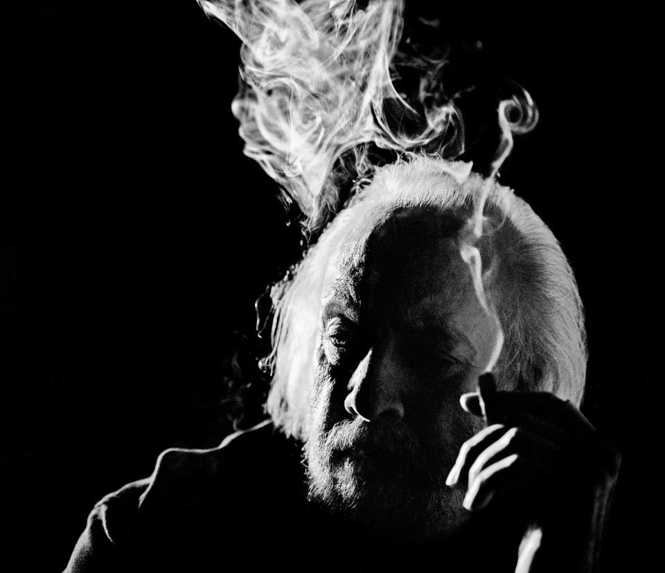 A black-and-white portrait of Robert Towne.