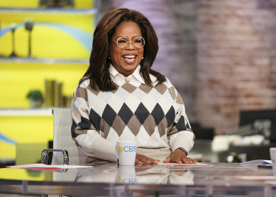 NEW YORK - NOVEMBER 7: CBS This Morning Co-Anchors Gayle King, Anthony Mason, and Tony Dokoupil interview Oprah on her new Book Club Selection, "Olive, Again" with author Elizabeth Strout. (Photo by Michele Crowe/CBS via Getty Images)